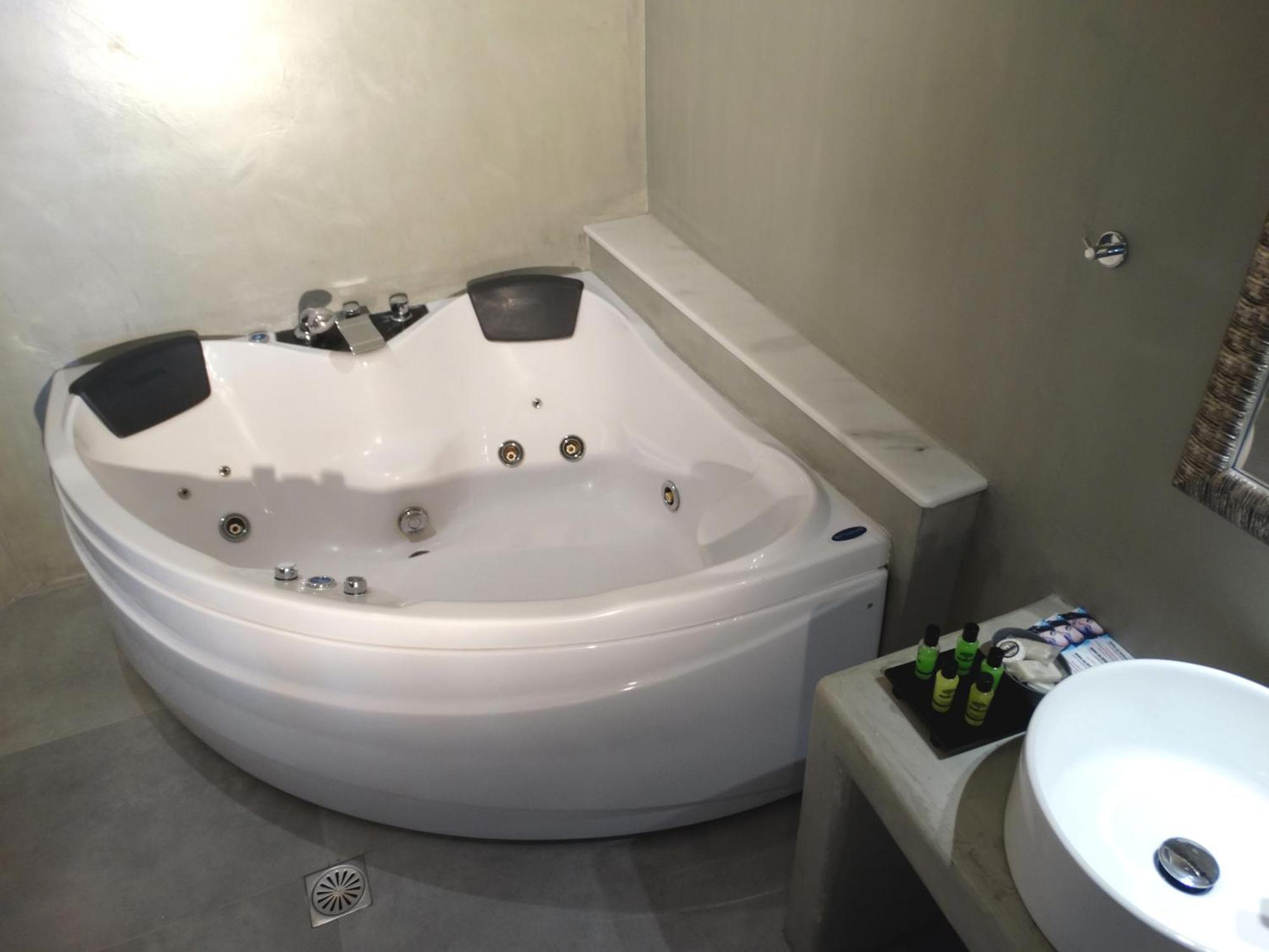 Yposkafo Suites - Studio - Santorini Fira  Dış mekan fotoğraf